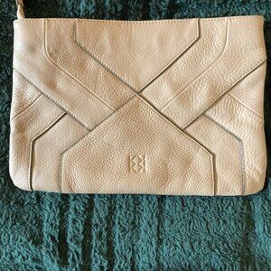 ✨Christopher Kon -  A creamy, dreamy addition for any occasion!